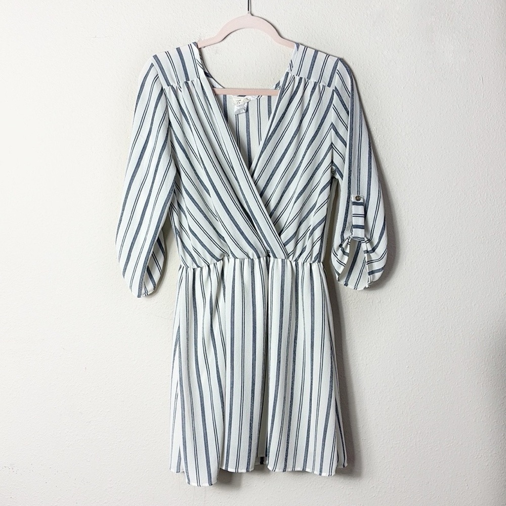 🎈4 LISTINGS FOR $20 White Navy Blue Striped VNeck Dress 3/4 sleeves Coastal sz L